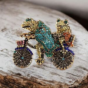 Whimsical Frog And Toad Rhinestone Brooch